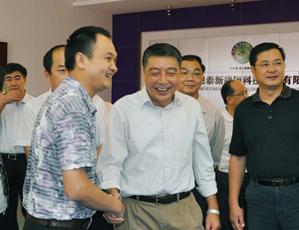 2011年9月23日， 广东省副省长许瑞生调研指导888集团电子游戏